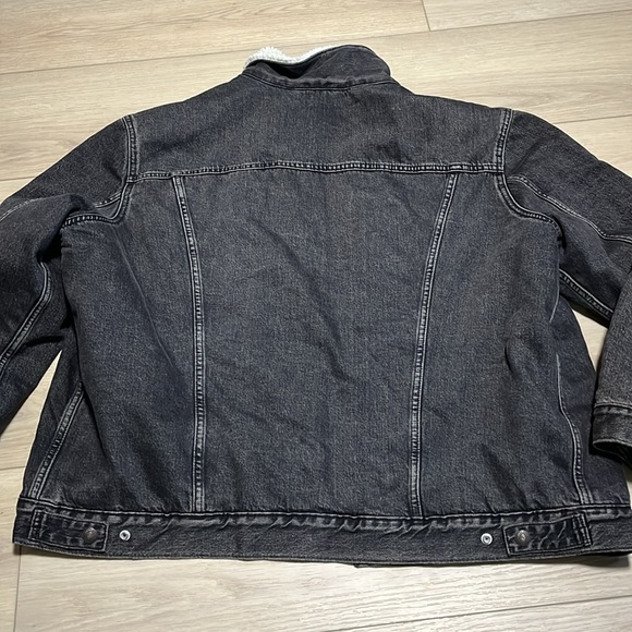 Levi's Black Denim Jean Jacket Coat with Cream Sherpa Lining Size XXL - Picture 2 of 6